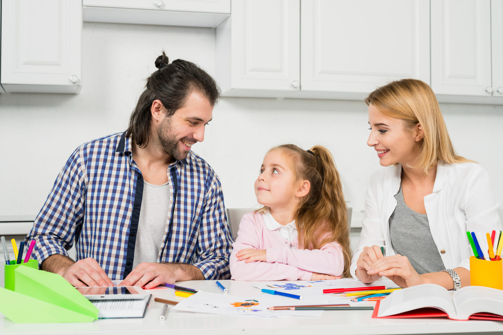 Einfache Erziehungstipps für glückliche Kinder Einfache Erziehungstipps für glückliche Kinder